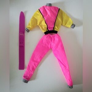 Vintage barbie sporting ski set